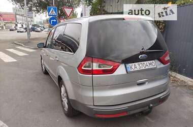 Минивэн Ford Galaxy 2009 в 