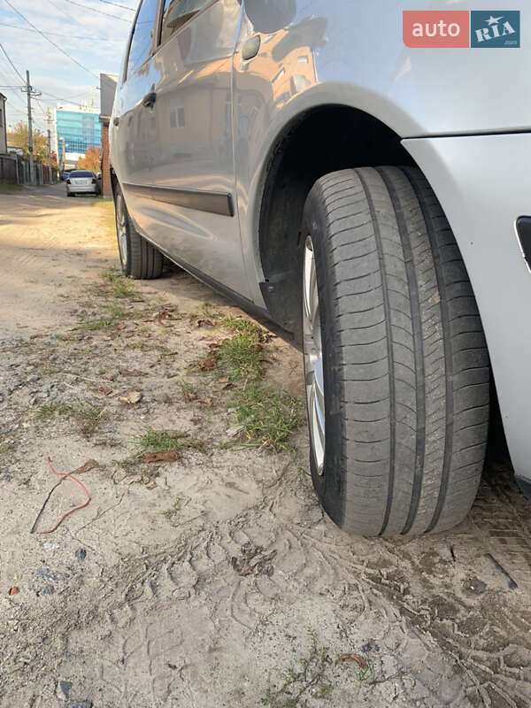 Мінівен Ford Galaxy 2000 в Львові