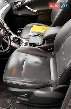 Минивэн Ford Galaxy 2010 в 