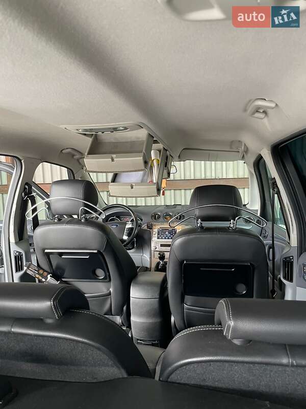 Минивэн Ford Galaxy 2006 в Покрове