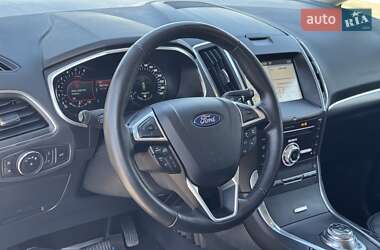 Минивэн Ford Galaxy 2019 в 