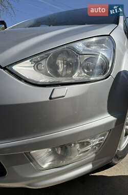 Минивэн Ford Galaxy 2010 в 