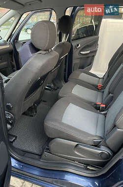 Минивэн Ford Galaxy 2012 в 