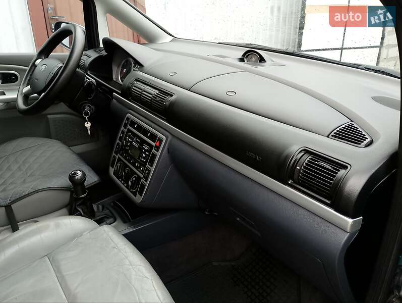 Минивэн Ford Galaxy 2001 в Киеве
