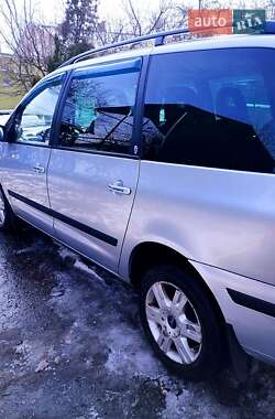 Минивэн Ford Galaxy 2004 в 