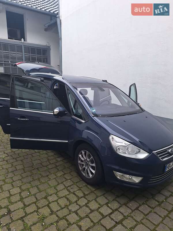 Минивэн Ford Galaxy 2012 в 