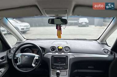 Минивэн Ford Galaxy 2011 в 