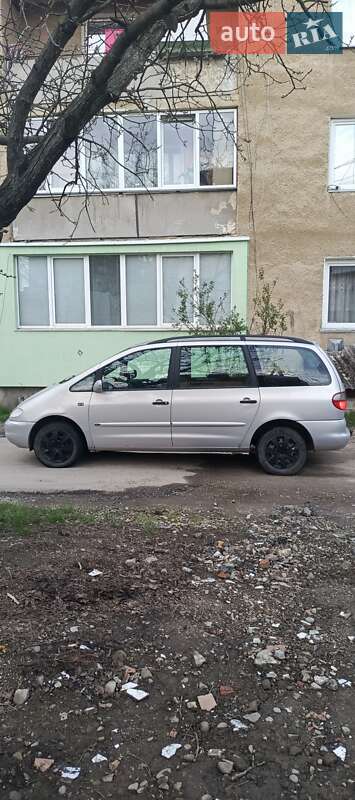 Минивэн Ford Galaxy 2000 в 