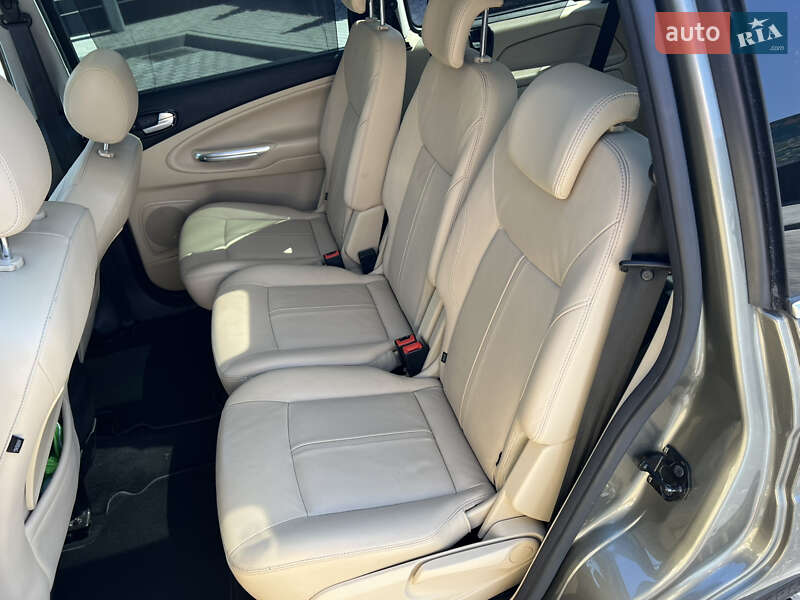 Минивэн Ford Galaxy 2010 в Днепре