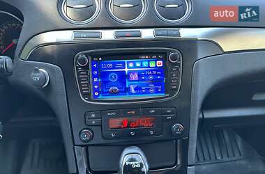 Мінівен Ford Galaxy 2014 в 