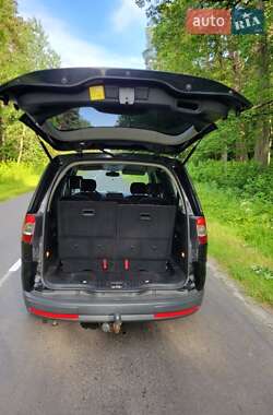 Минивэн Ford Galaxy 2007 в 