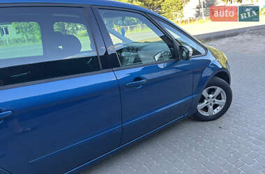 Минивэн Ford Galaxy 2006 в 