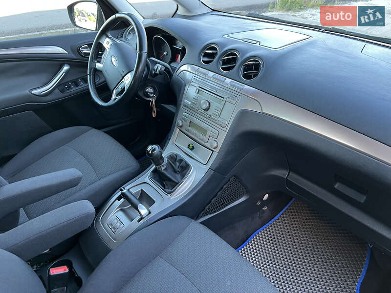 Минивэн Ford Galaxy 2006 в Любомле