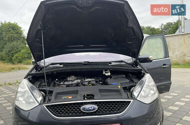 Минивэн Ford Galaxy 2010 в 