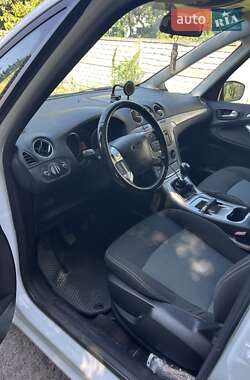 Минивэн Ford Galaxy 2010 в 