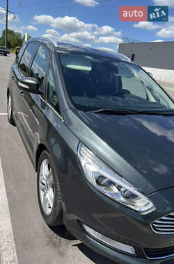 Минивэн Ford Galaxy 2017 в 