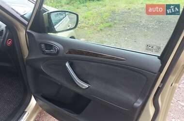 Минивэн Ford Galaxy 2006 в 