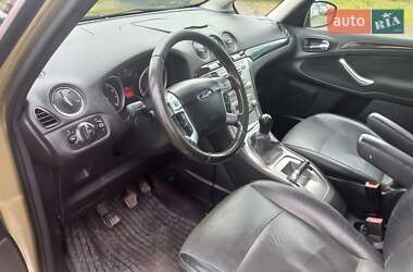 Минивэн Ford Galaxy 2006 в 