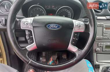 Минивэн Ford Galaxy 2006 в 