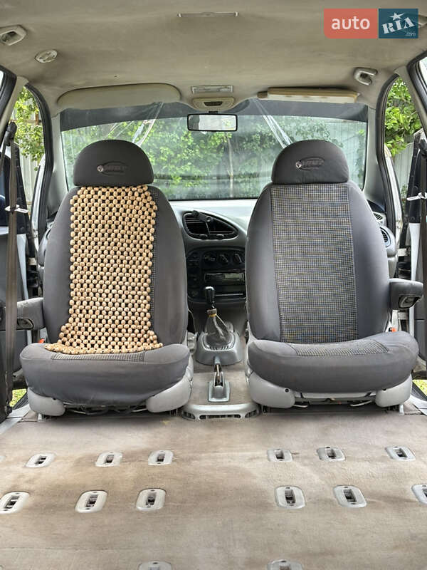 Мінівен Ford Galaxy 1999 в Сумах