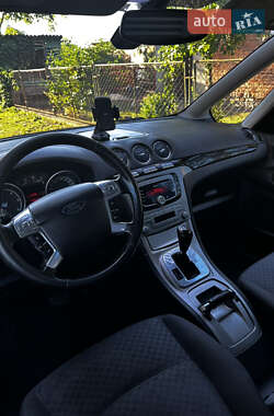 Минивэн Ford Galaxy 2007 в 