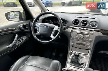 Минивэн Ford Galaxy 2006 в 