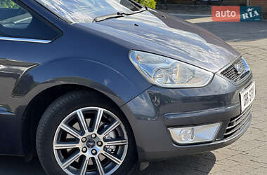 Минивэн Ford Galaxy 2010 в 