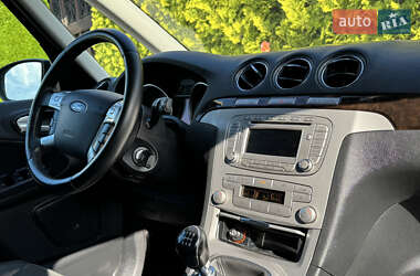 Минивэн Ford Galaxy 2010 в 