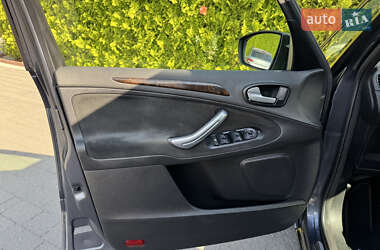 Минивэн Ford Galaxy 2010 в 
