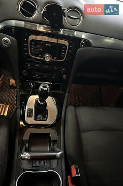 Минивэн Ford Galaxy 2013 в 