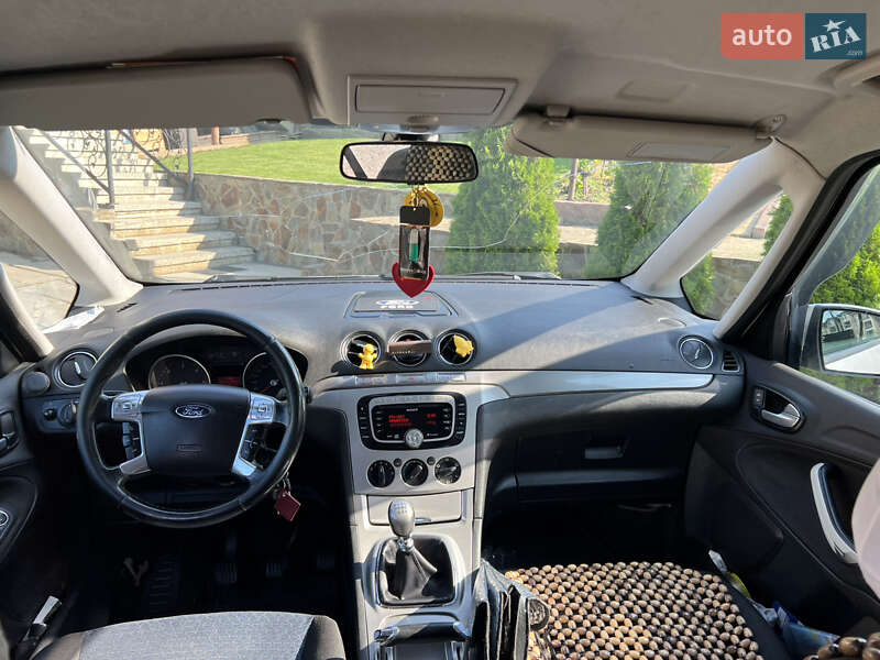 Минивэн Ford Galaxy 2009 в Черновцах