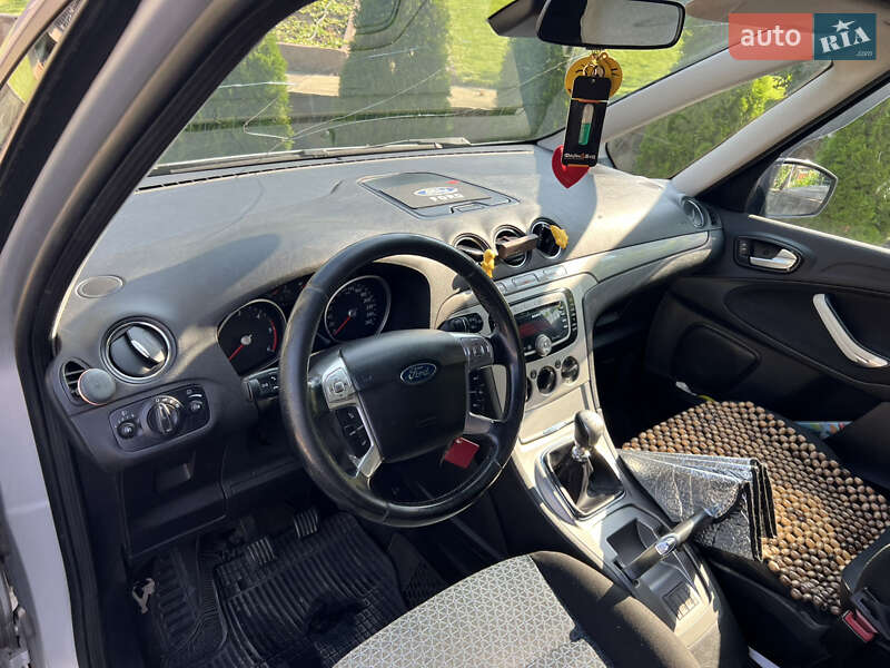 Минивэн Ford Galaxy 2009 в Черновцах