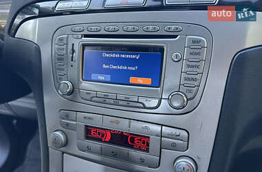 Минивэн Ford Galaxy 2010 в 