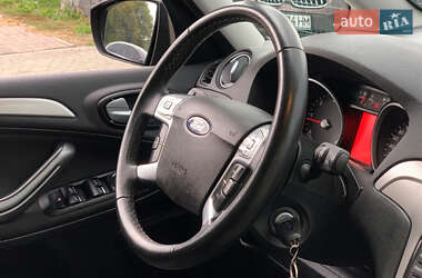 Минивэн Ford Galaxy 2010 в 