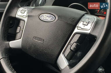 Минивэн Ford Galaxy 2010 в 