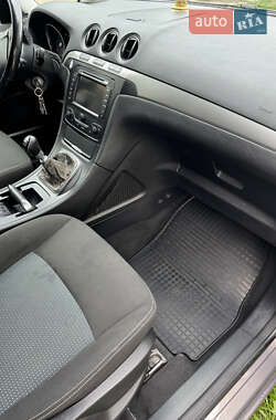 Минивэн Ford Galaxy 2011 в 