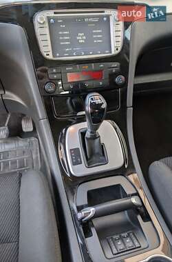 Минивэн Ford Galaxy 2013 в 
