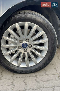 Минивэн Ford Galaxy 2014 в 