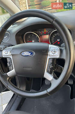 Минивэн Ford Galaxy 2014 в 