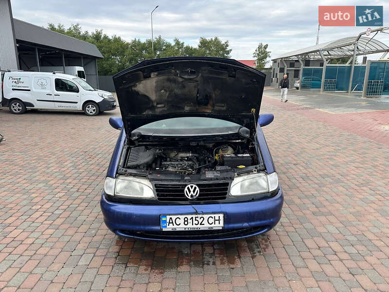 Мінівен Ford Galaxy 2000 в Сарнах