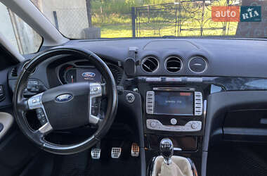 Минивэн Ford Galaxy 2010 в 