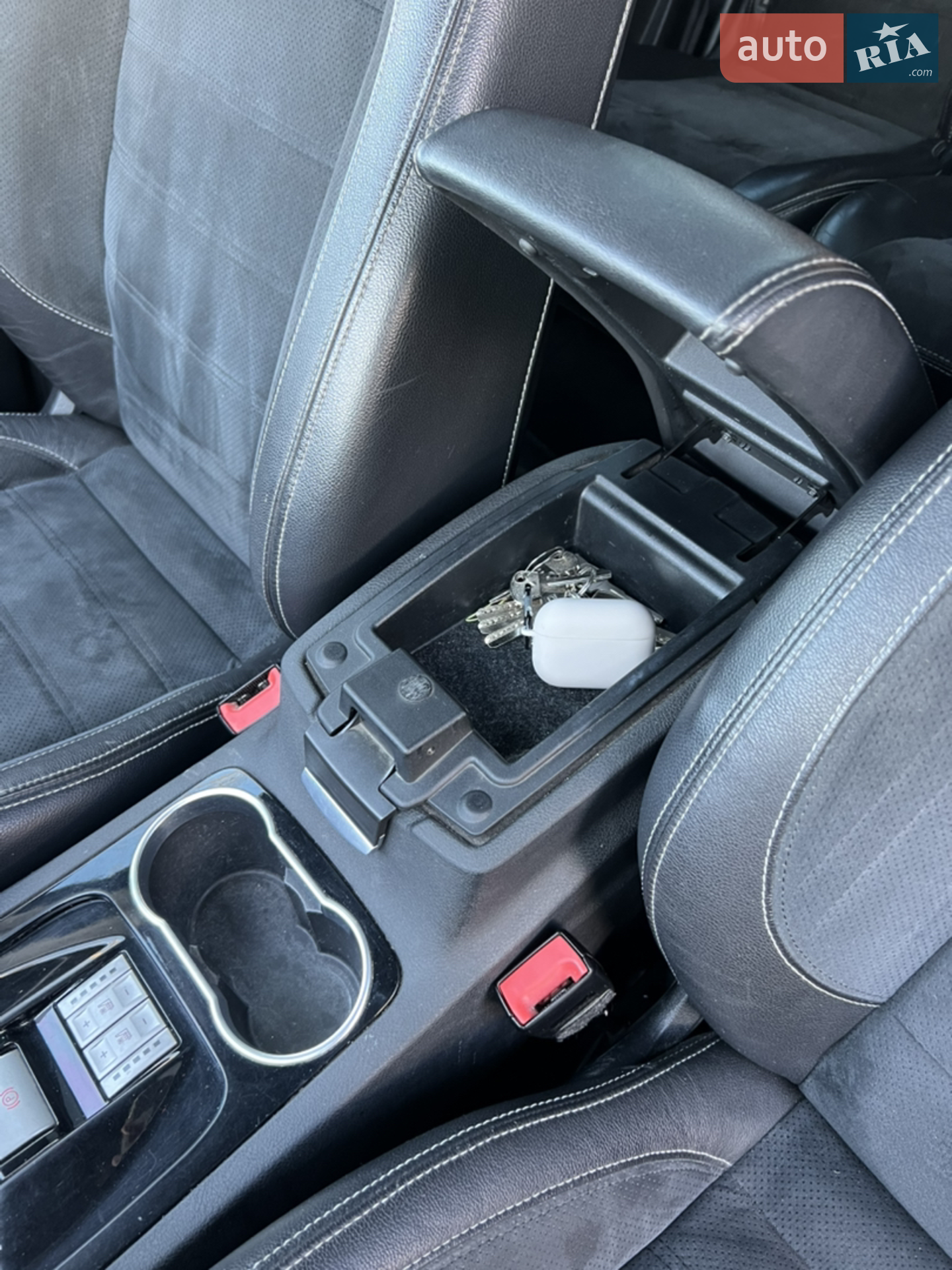 2010 Ford Galaxy - мініатюра 35