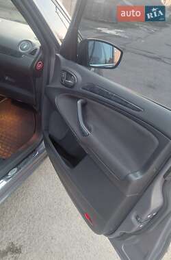 Мінівен Ford Galaxy 2011 в Іршаві