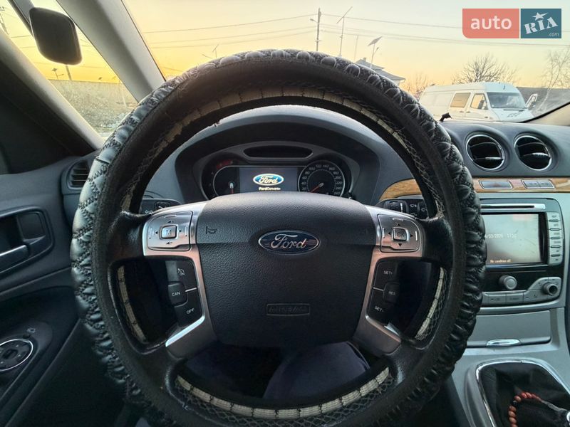 Минивэн Ford Galaxy 2008 в Черновцах