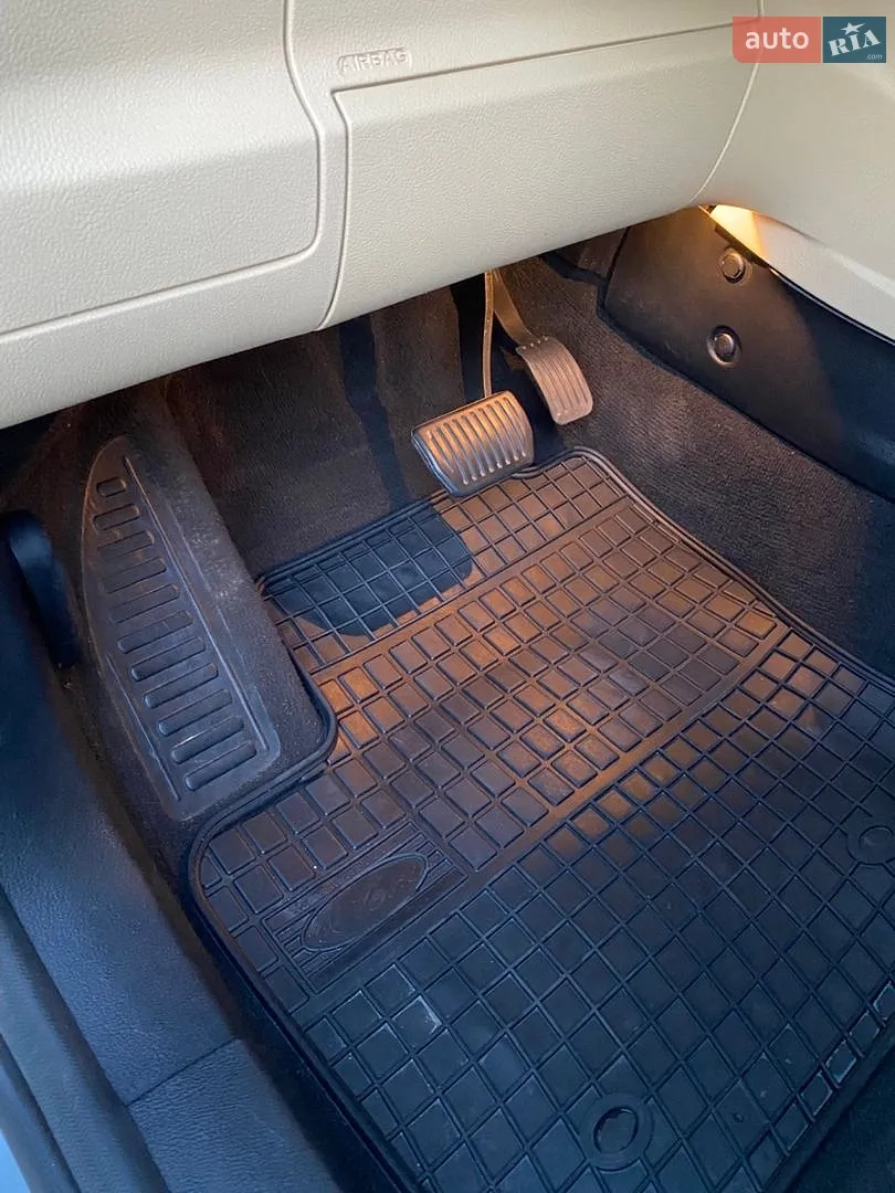 2010 Ford Galaxy - мініатюра 21