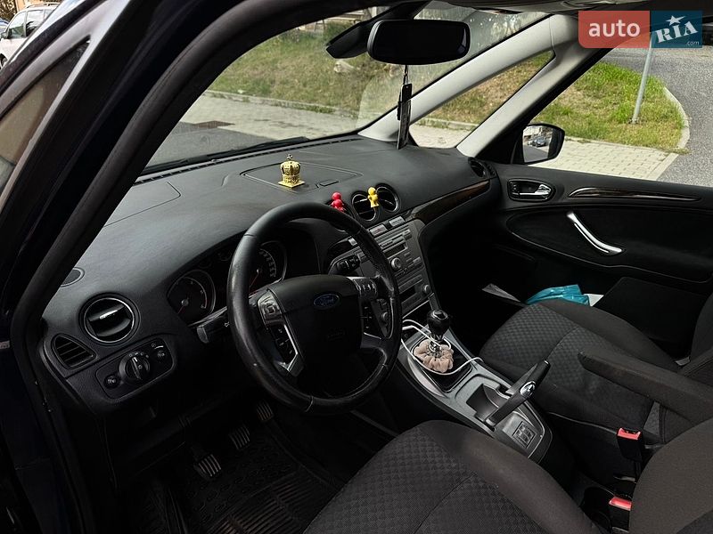 Минивэн Ford Galaxy 2006 в Иршаве