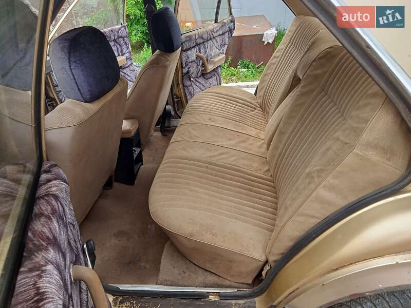 Седан Ford Granada 1979 в Дубно