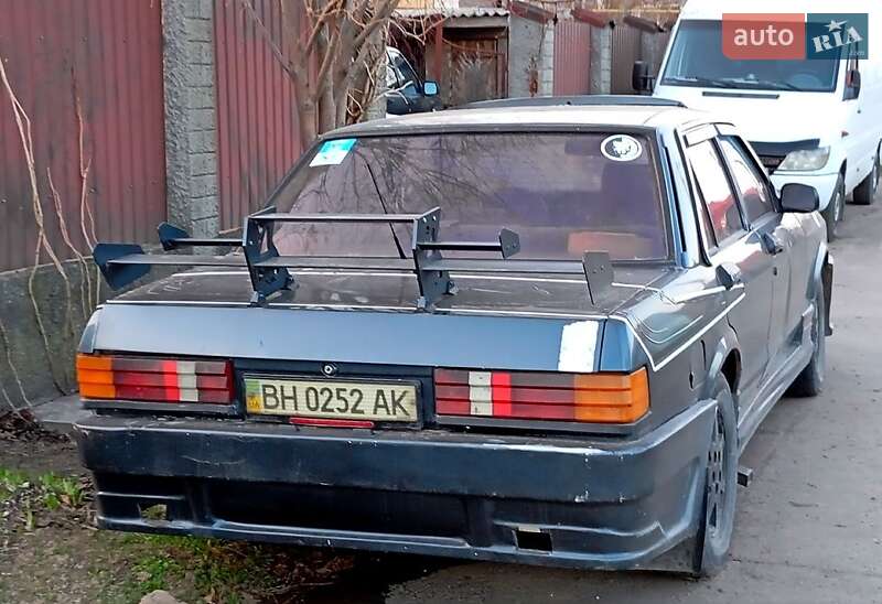 Седан Ford Granada 1983 в Овидиополе