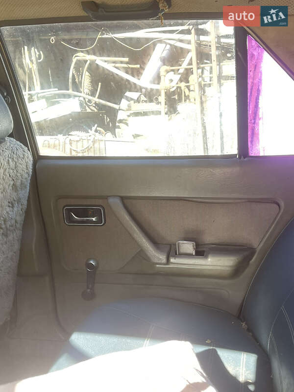 Седан Ford Granada 1983 в Голованевске