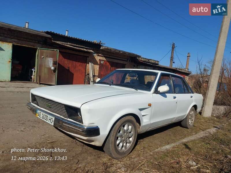 Седан Ford Granada 1977 в Нікополі